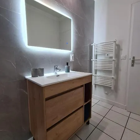 Charmant Appartement Au Coeur De Saint-Peray Exterior photo